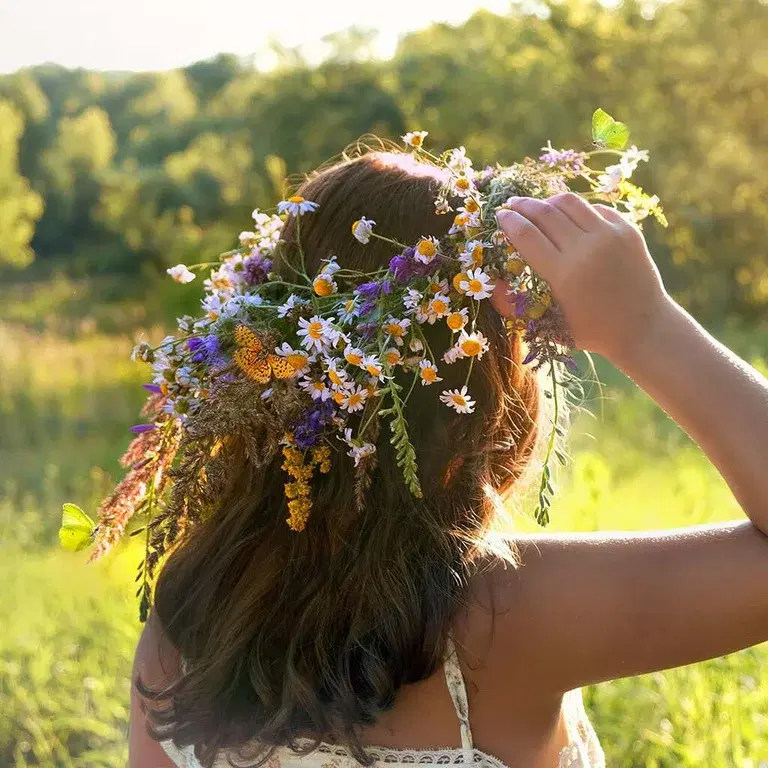 Enkla steg för att göra din egen blomsterkrans
