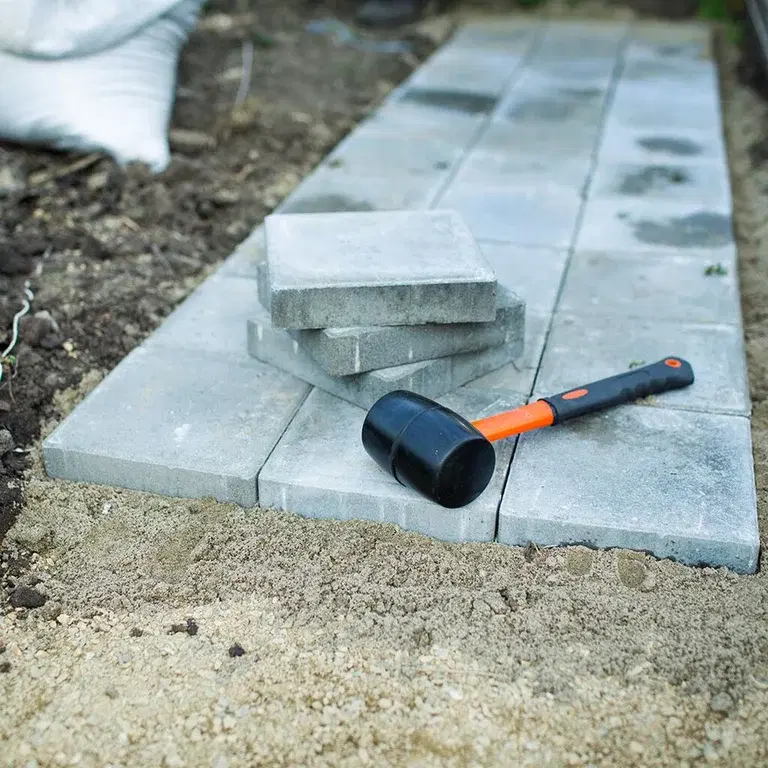 Making a garden path – how to build a path in the garden