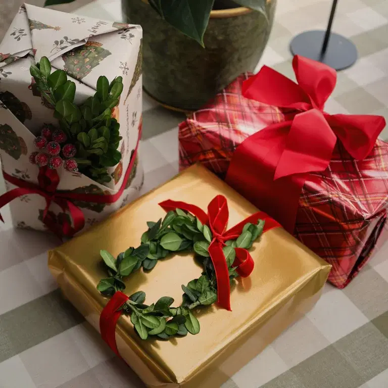 3 sätt att slå in paket – vackert, kreativt och enkelt