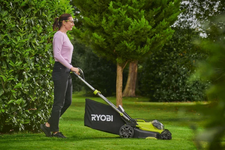 Lawnmower RY18LMX40C-250