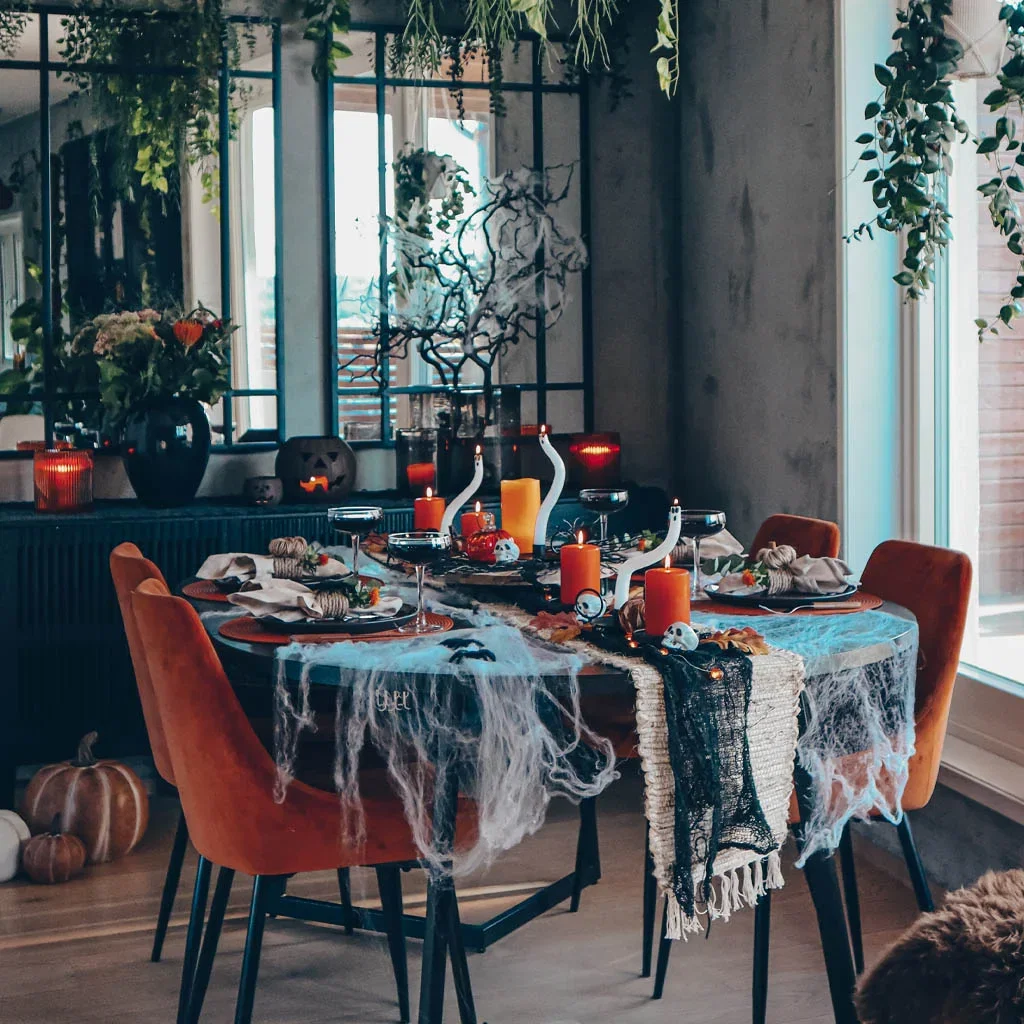 Ska du ha halloweenfest? Här är tips på två olika sätt att duka bordet på