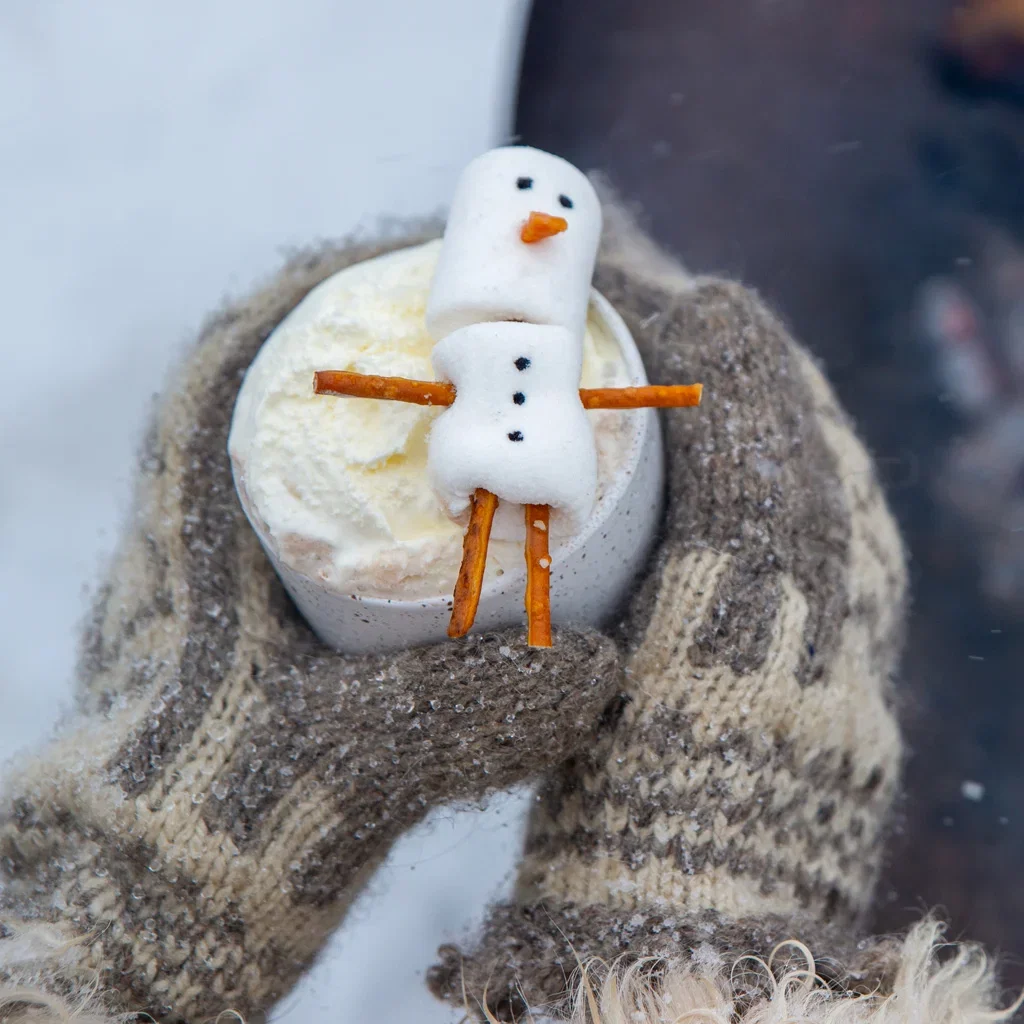 Trädgårdsbesök: Snöflingor och trädgårdsglädje hos Anniken i Holmestrand 