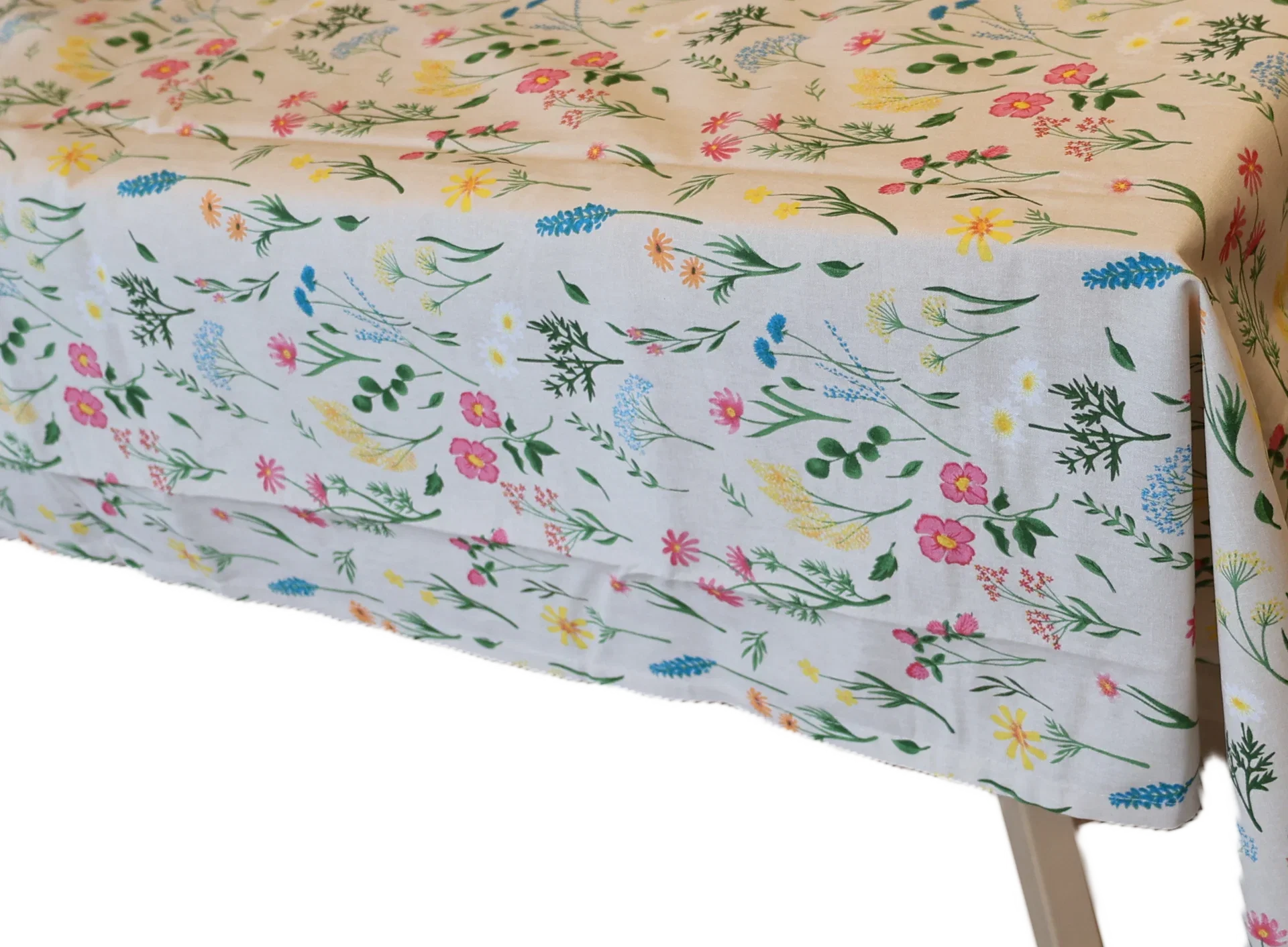 K&C Tablecloth Flowers