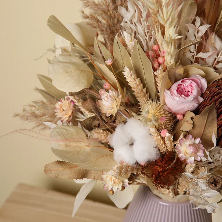 Torka blommor till vackra buketter och kransar som håller över tid 
