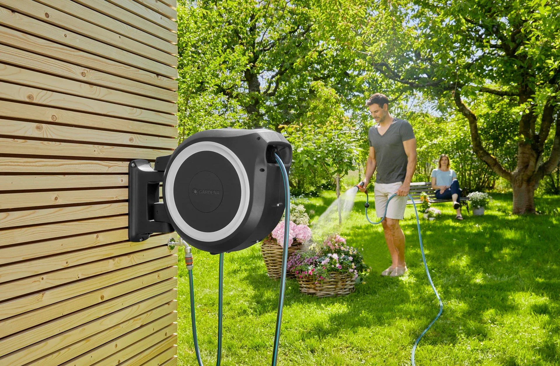 Hose box for wall w. extra wateringpistol 35M