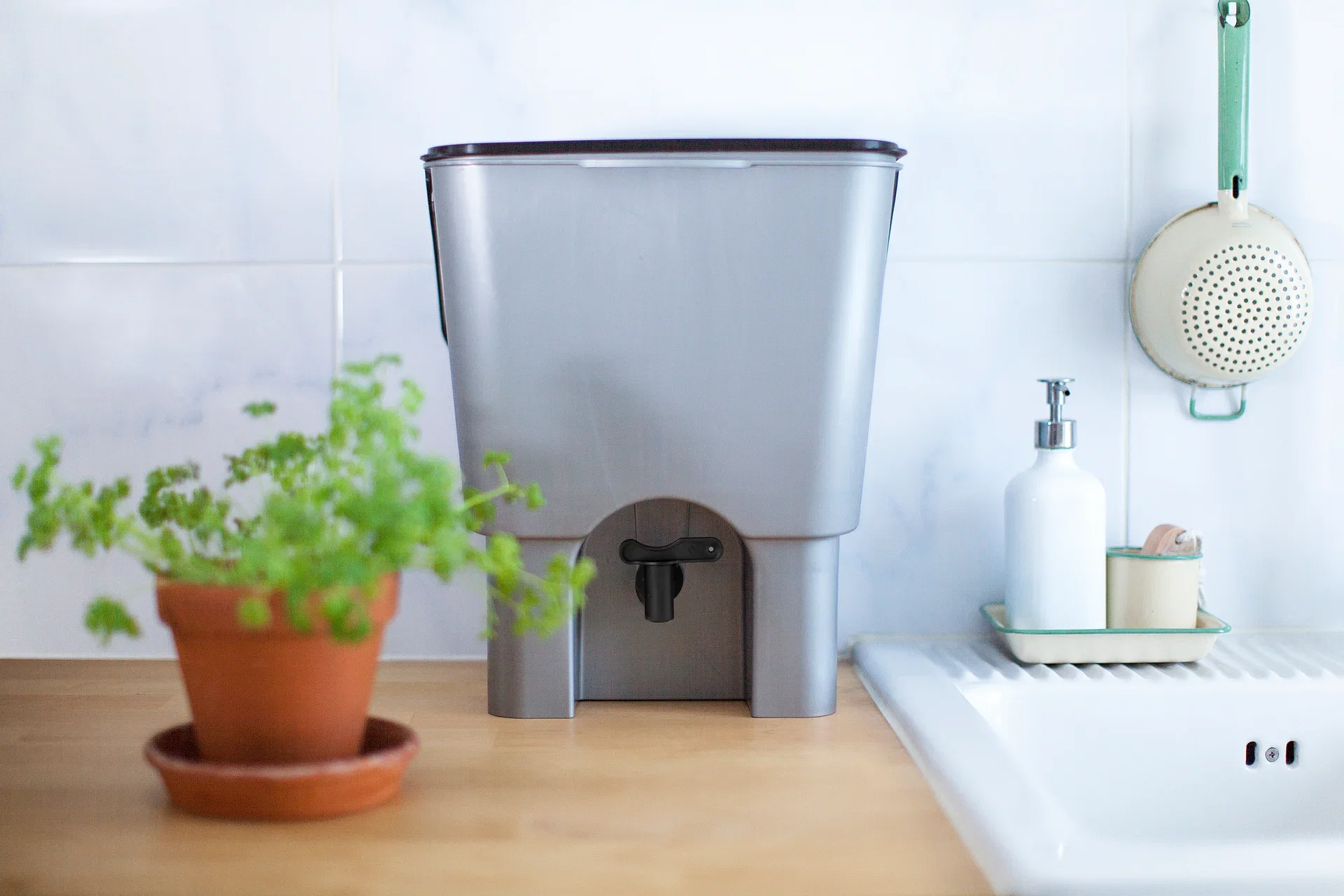 Compost bucket