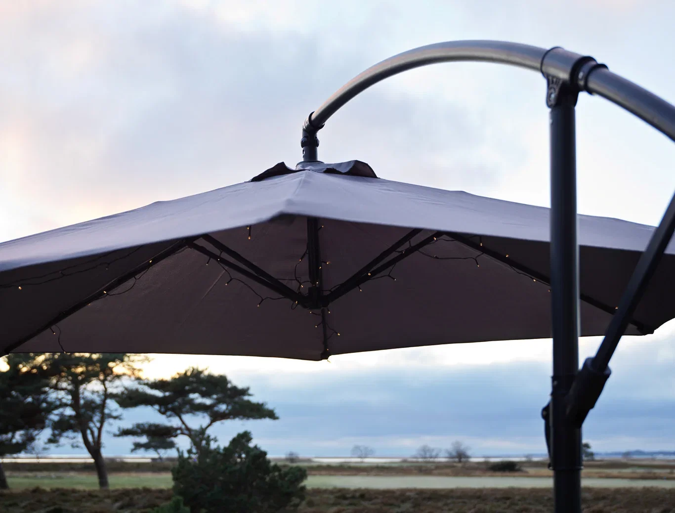 Solar powered umberella string light